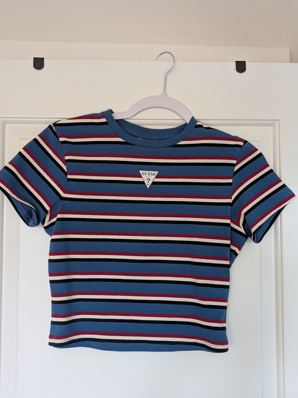 GUESS Blue Striped Short Sleeve Tee with Red, White & Black Accents. Size Small